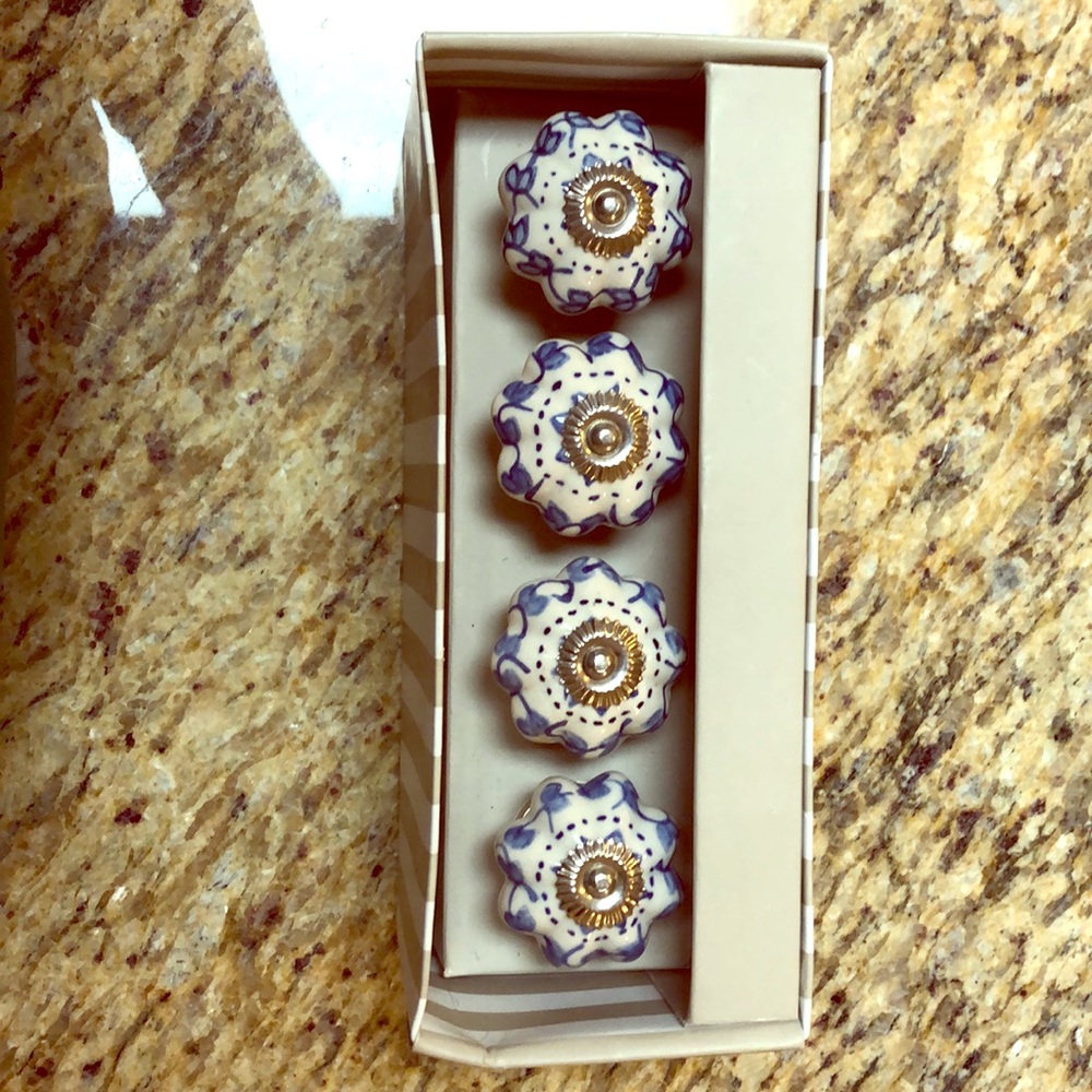 Ceramic Cabinet Pulls / Arts & Crafts accessories